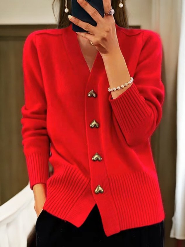 Laura | Cardigan à col en V avec boutons en forme de cœur